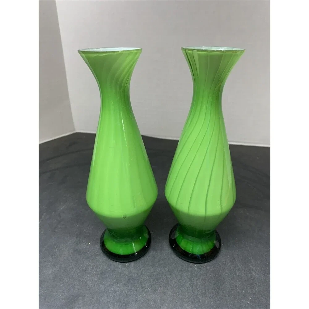 VTG-70’s, Retro, Pair of Glass Bud Vases, White Center, Green Swirl Pattern,Rare
